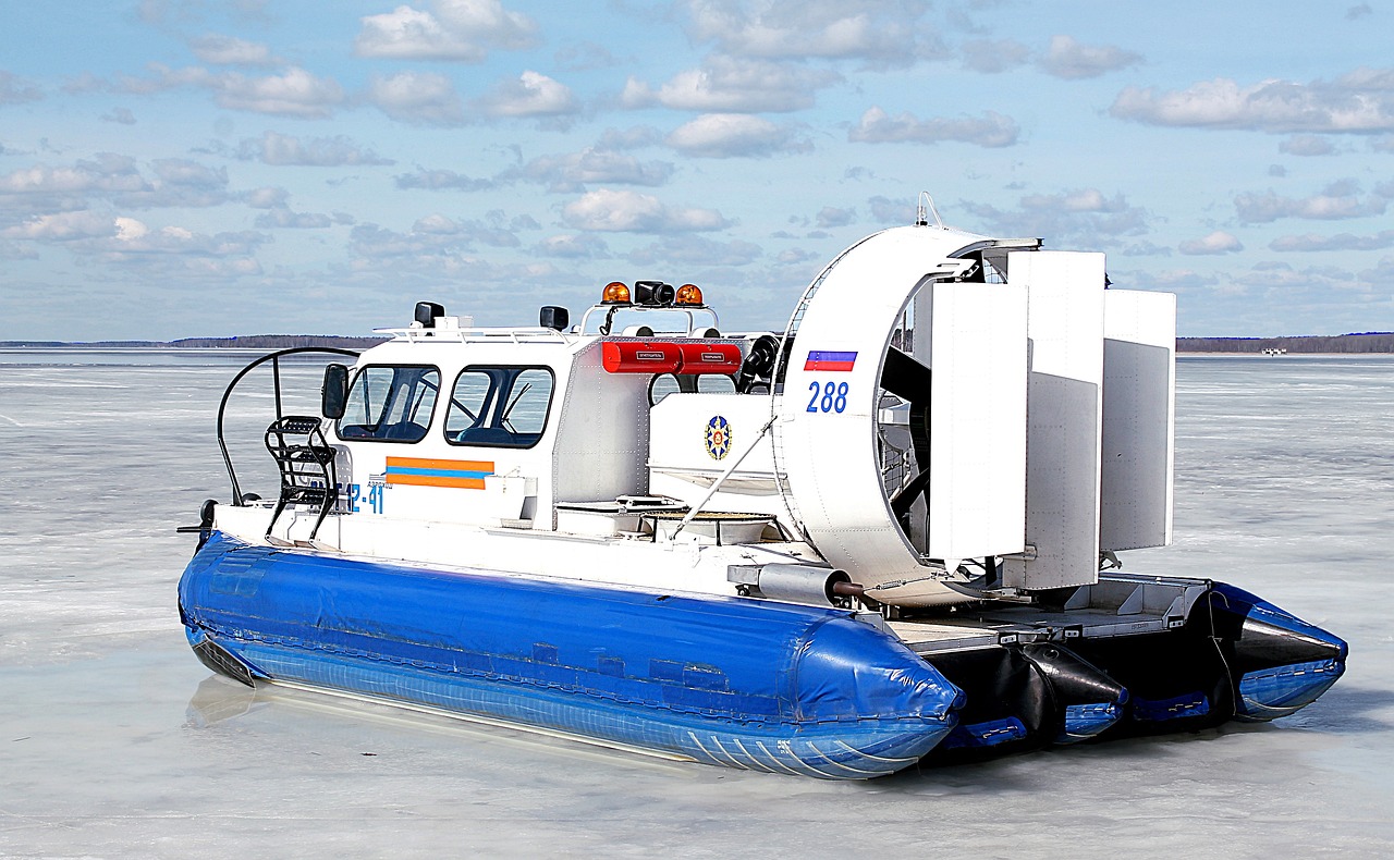 No Injuries as Stricken Hovercraft Seeks Safe Harbor Saturday on Hampton Beach