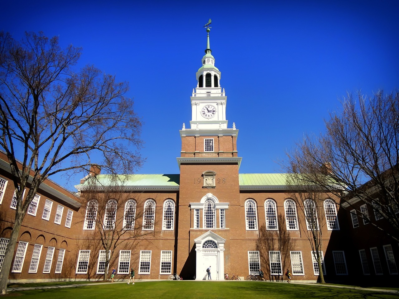 Graduate Student Workers Strike at Dartmouth